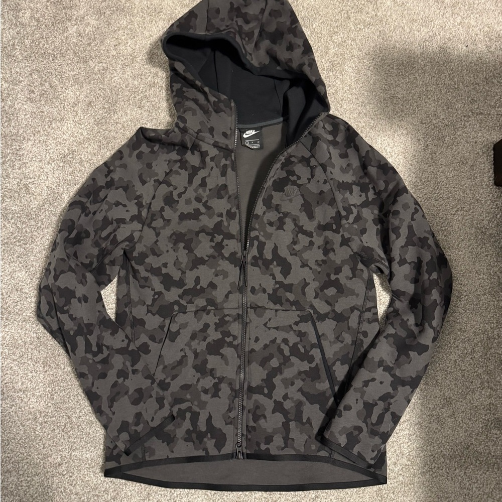 Camo Nike dry fit hoodie small